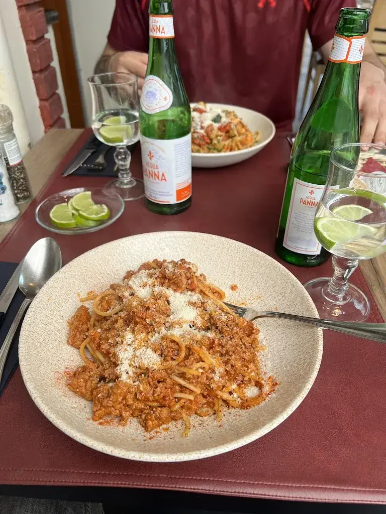 S K_Pagliacci_Ternat_reseña