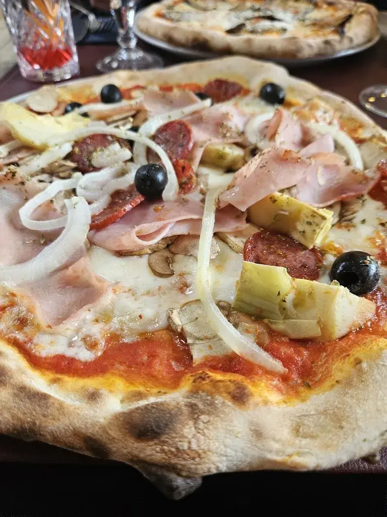 Pagliacci_Ternat_slider_image_3