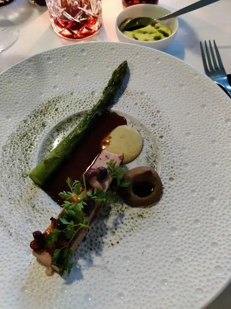 Evelyne Michiels_Wilford T_Temse_review