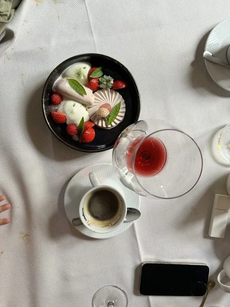 Konstantin Kim_De Sonne_Temse_reseña