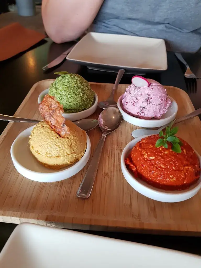 Jurgen Van Erps_Canapé_Tervuren_review