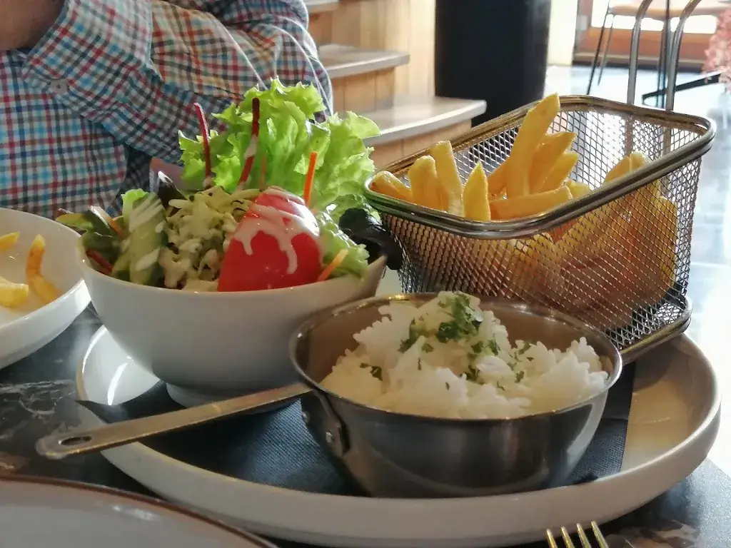 Clara Simoes_Paal 26 Grand-Café_Beringen_review