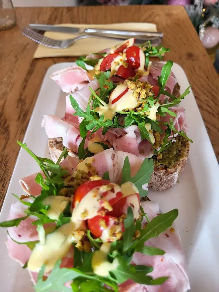 Jolien De Braekeleer_Twin's_Tielt_review