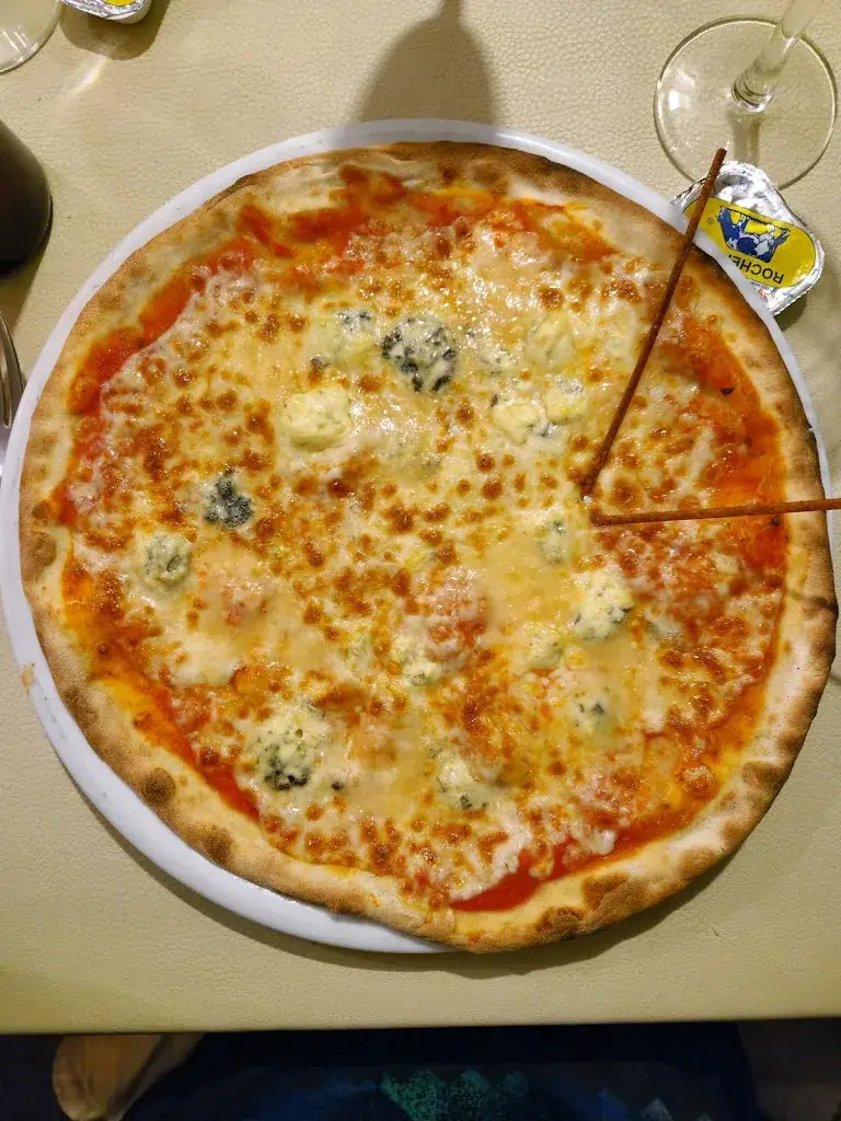 Simon Onghena_La Luna Rossa - Sint-Niklaas_Sint-Niklaas_review