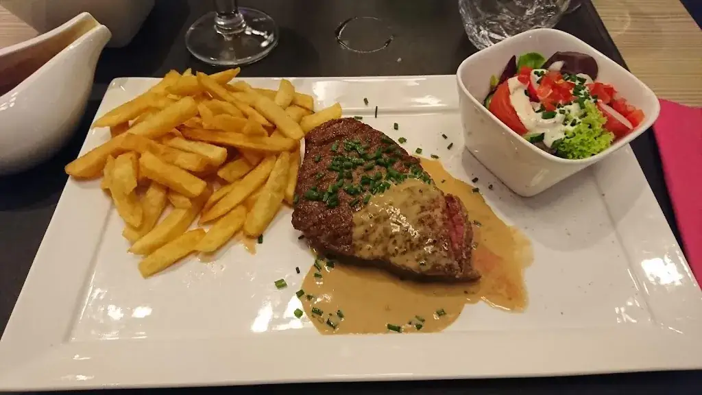 Fredrik Sjöberg_Bizzy Beloy_Sint-Niklaas_reseña