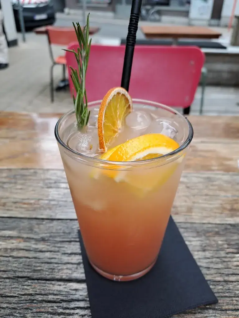 G. G.E._Marcel_Sint-Niklaas_review