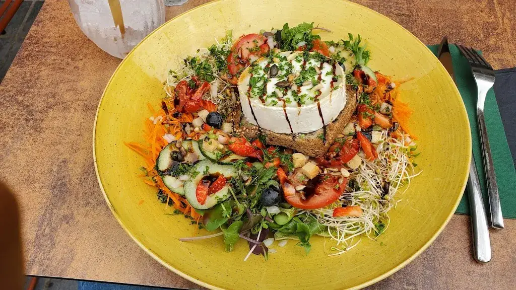 Ethan Aviles_De Mozaiek_Veurne_review