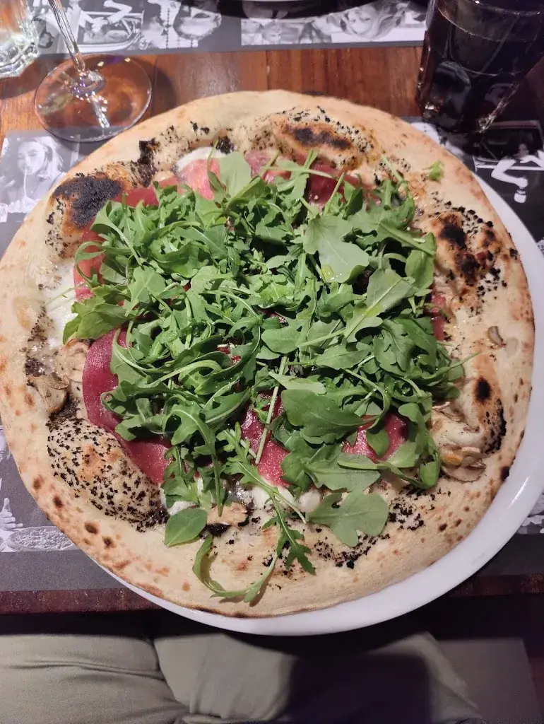 Eline Pauly_Mourvèrdre Wine Bar_Wellen_reseña