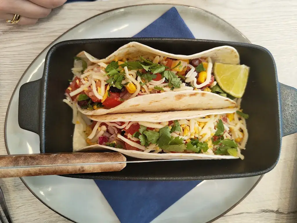 Hugo Moors_Sombrero_Tienen_review