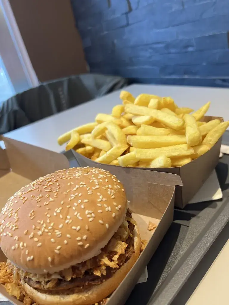 Frituur Saint Germain_Tienen_slider_image_3