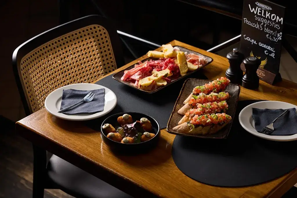 Peacock's Beveren_Beveren-Kruibeke-Zwijndrecht_slider_image_3