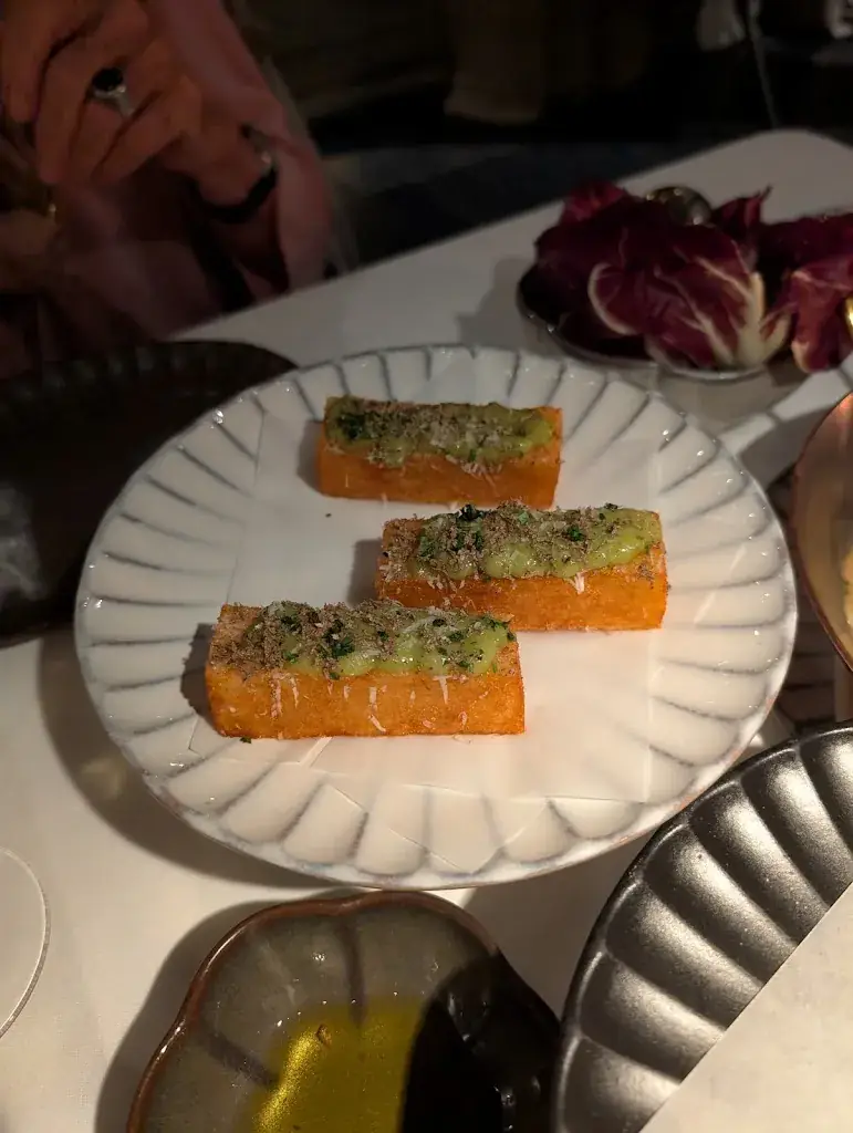 Elias Veris_Le Pristine_Antwerpen_avis