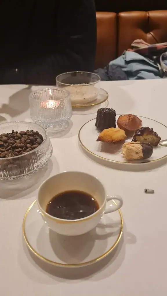 Jacek F_TAFELTJE ROND_Beveren-Kruibeke-Zwijndrecht_Bewertung