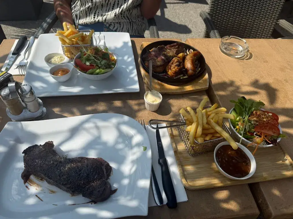 Grand Café Jules Verne Brasserie_Beveren-Kruibeke-Zwijndrecht_slider_image_2