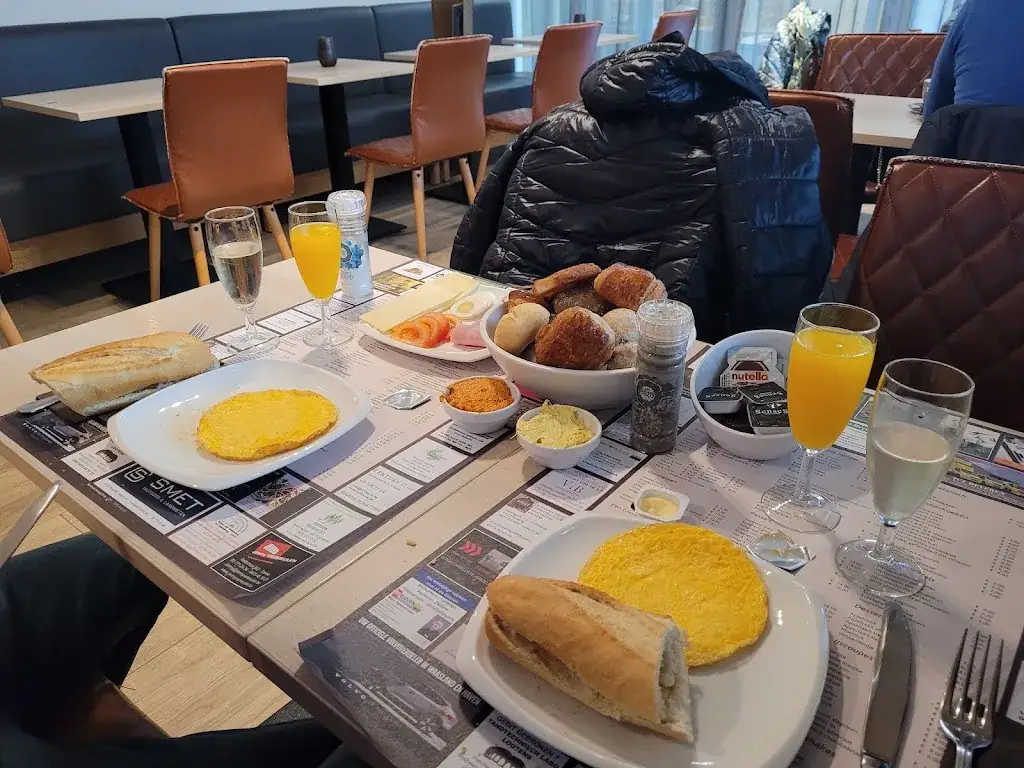 T Nieuw koffiehuisje_Beveren-Kruibeke-Zwijndrecht_slider_image_3