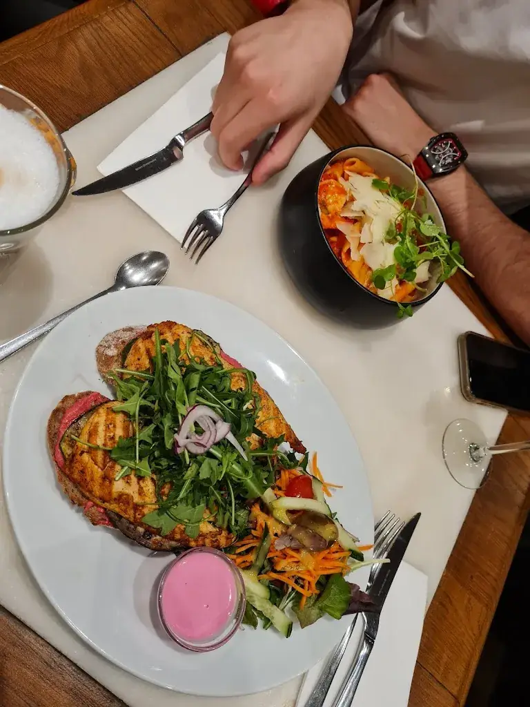 Jekaterina Ziemele_Frajo's Grand Cafe_Wijnegem_review