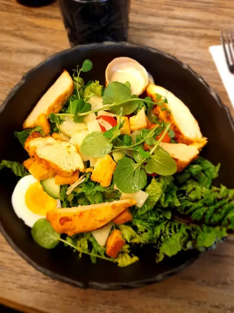 Ashley Moestermans_Hangar 220_Wijnegem_reseña