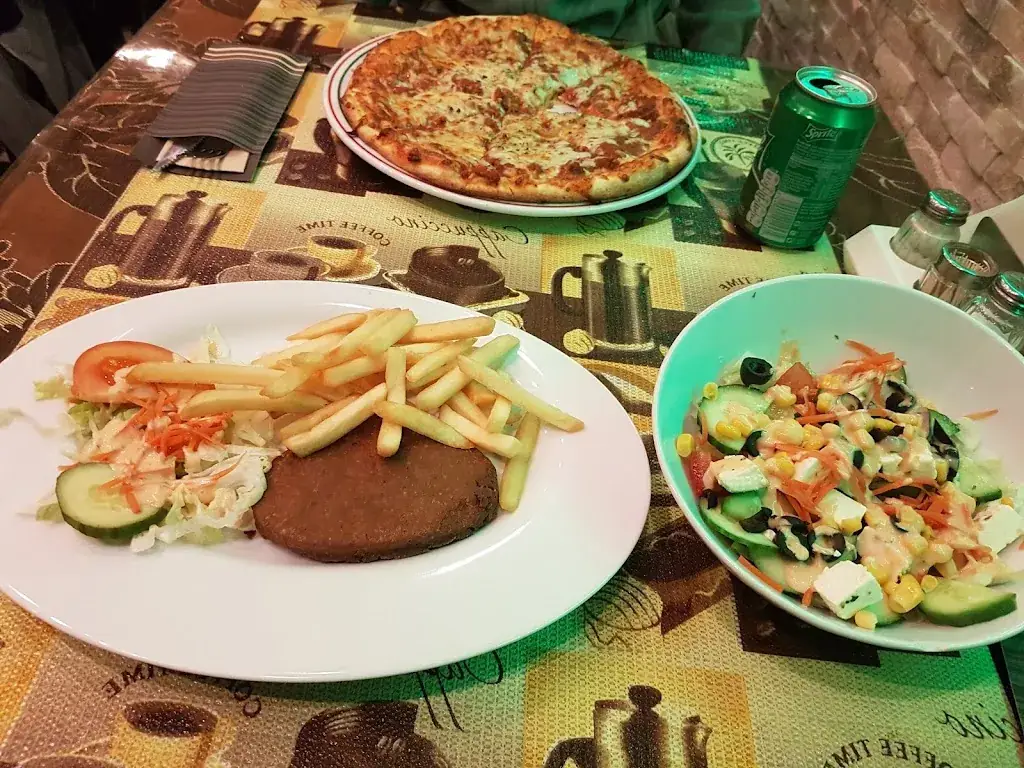 Mama Mia_Zelzate_slider_image_2