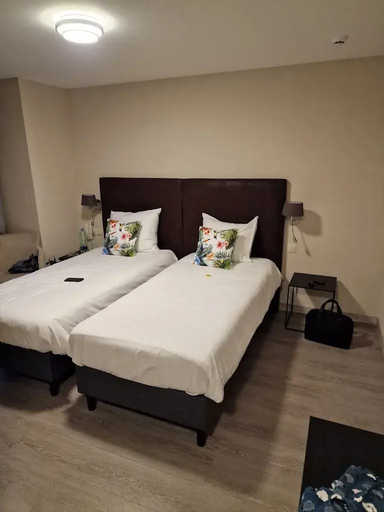 Italia Hotel restaurant in Zelzate