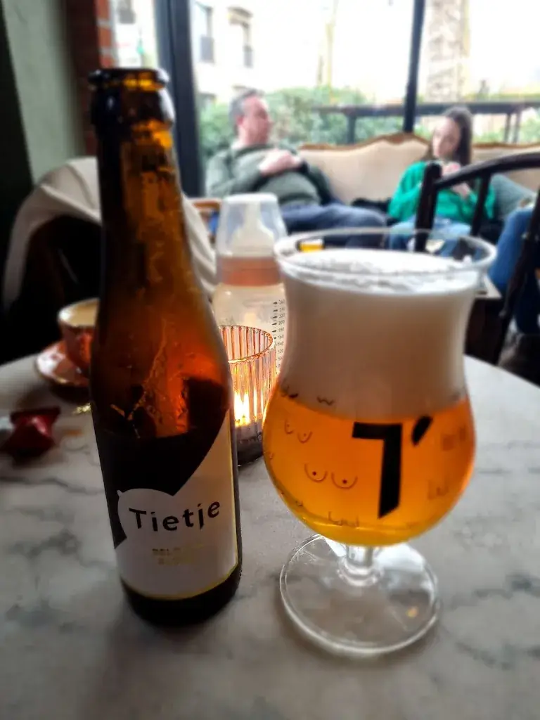 Johan Neirinck_Café Caban_Zele_review