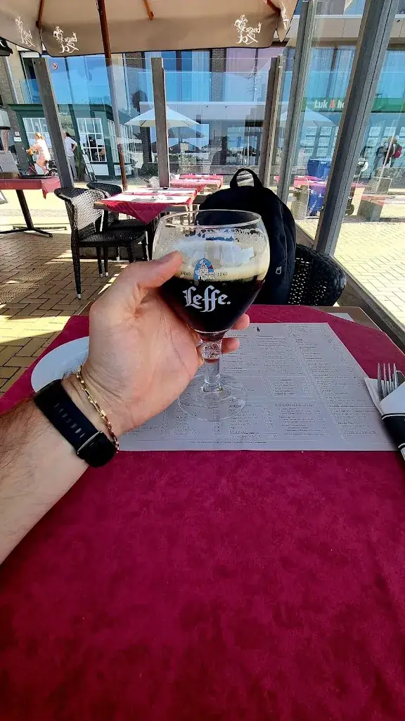 Andrescu Cristian_Sea and Sand_Brugge_Bewertung