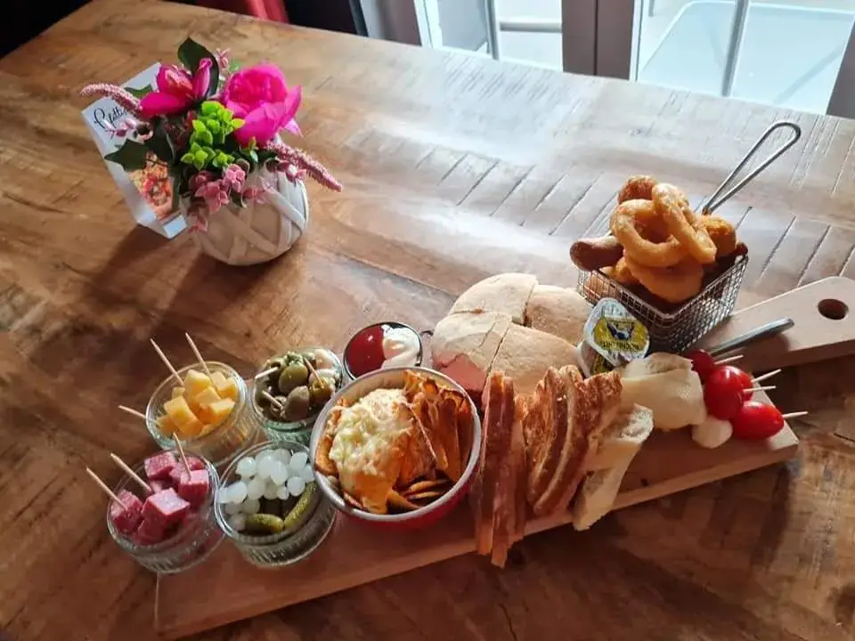 Brasserie ť wit huis_Beveren-Kruibeke-Zwijndrecht_slider_image_2