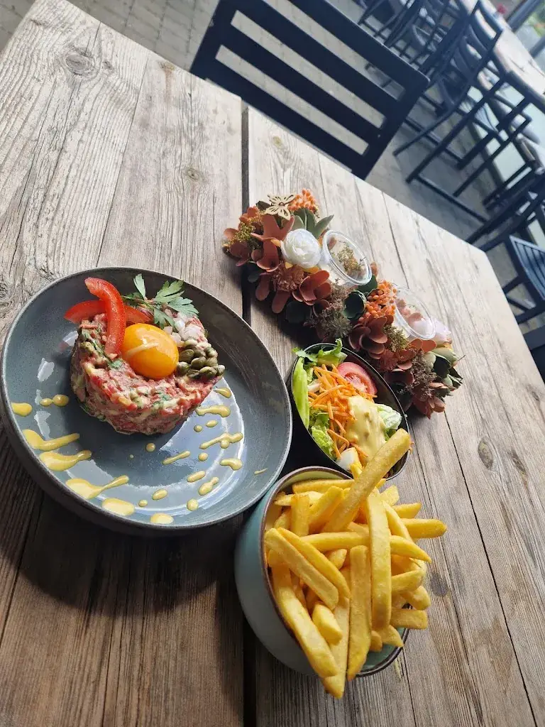 Brasserie ť wit huis_Beveren-Kruibeke-Zwijndrecht_slider_image_3