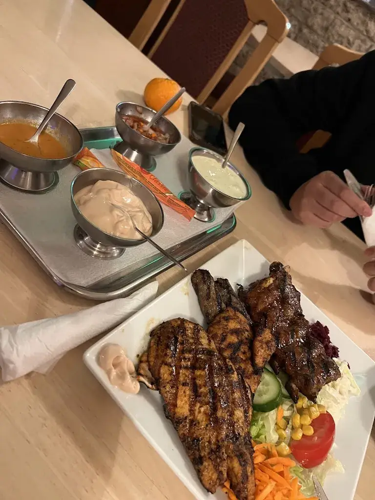 Minahuis Grillroom Pizzeria_Zonhoven_slider_image_2