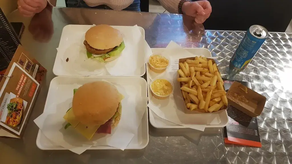 Andreï Savenko_Frituur 2000_Zonhoven_review