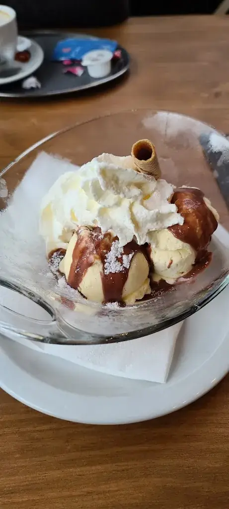 wim vlaeyen_Martenshuys_Zonhoven_review