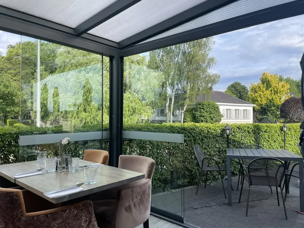 Chloé Paula Claes-Lesaffre_Bistro Amazone by Jarno_Zutendaal_Bewertung