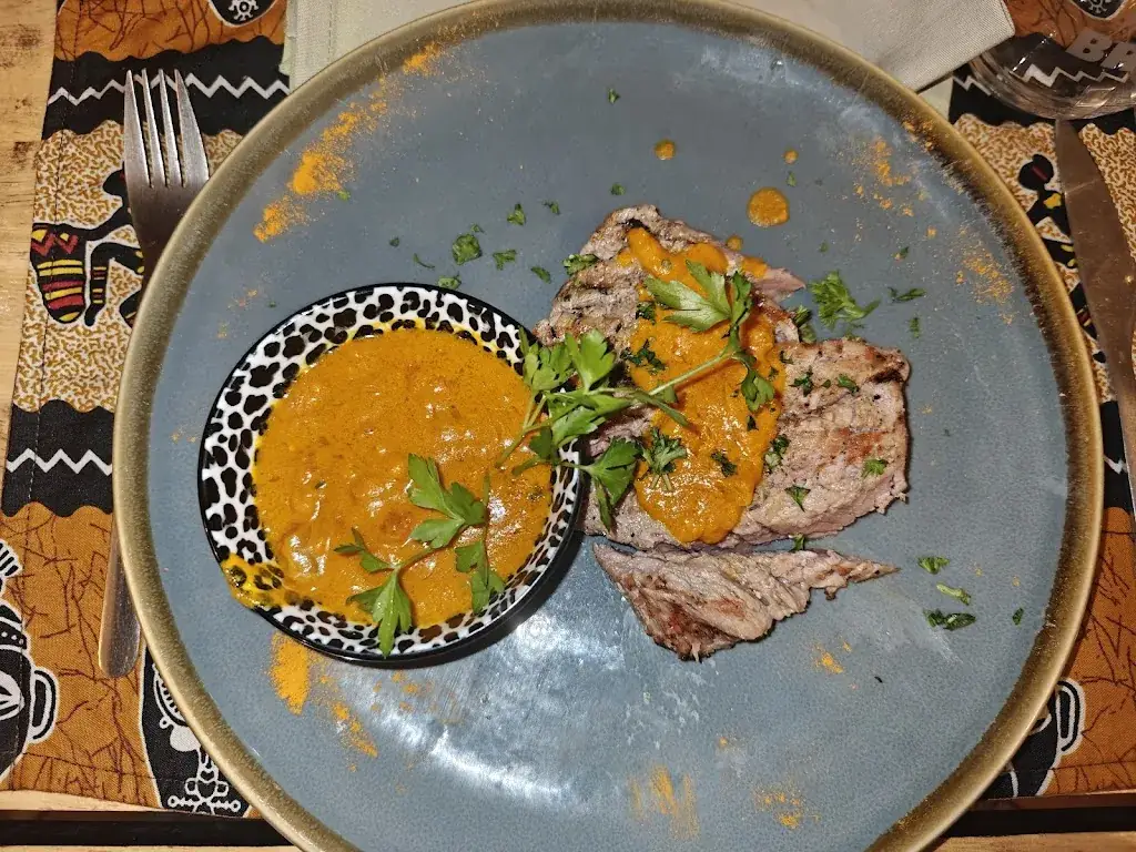 NobunOda_La table de Charlotte_Aiseau-Presles_review