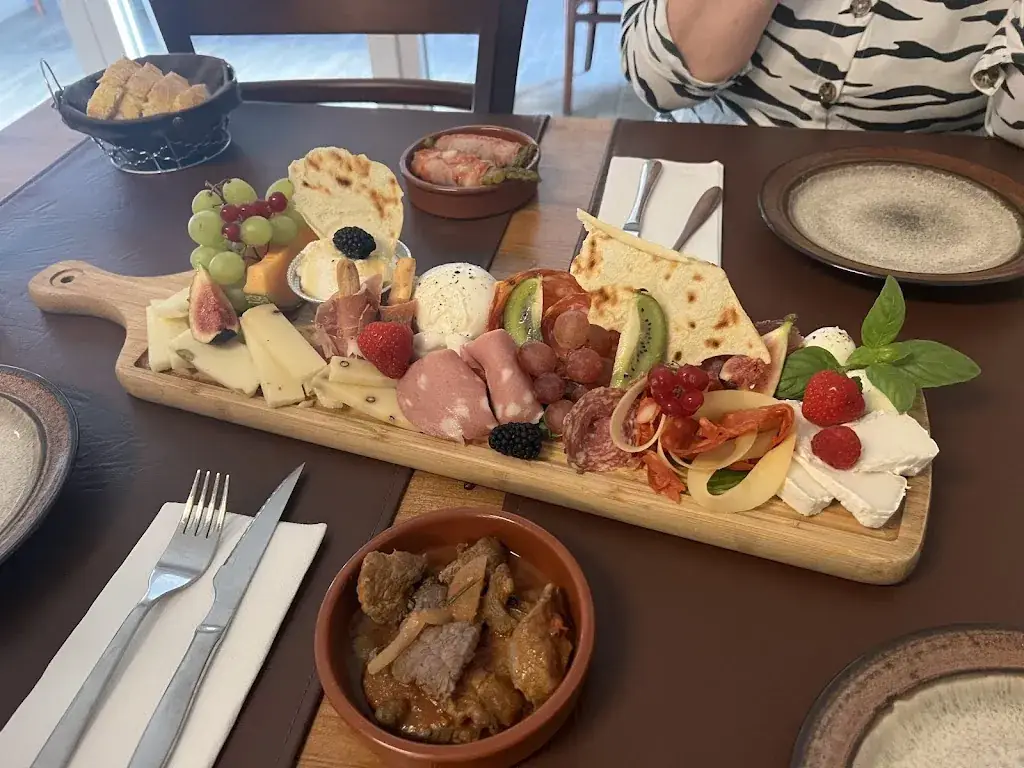 Lo Stesso_Aiseau-Presles_slider_image_2