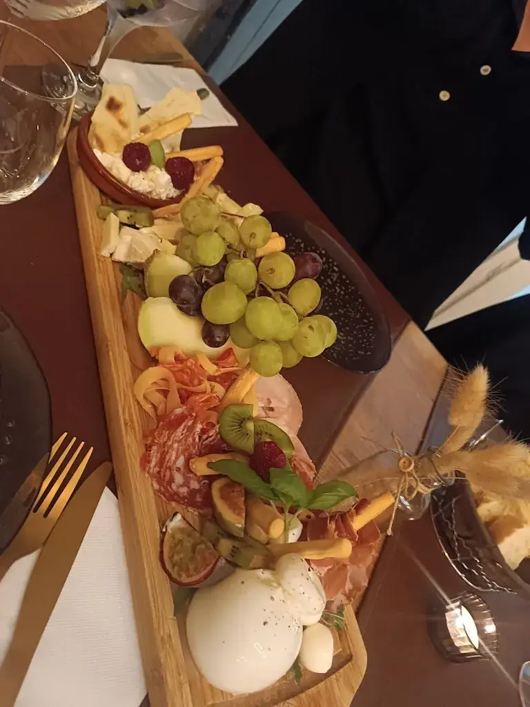 Lo Stesso_Aiseau-Presles_slider_image_3