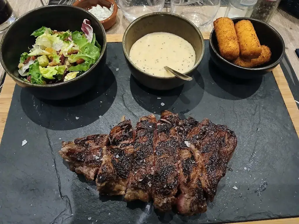 L. Cbr_La Table de Dario_Sambreville_review