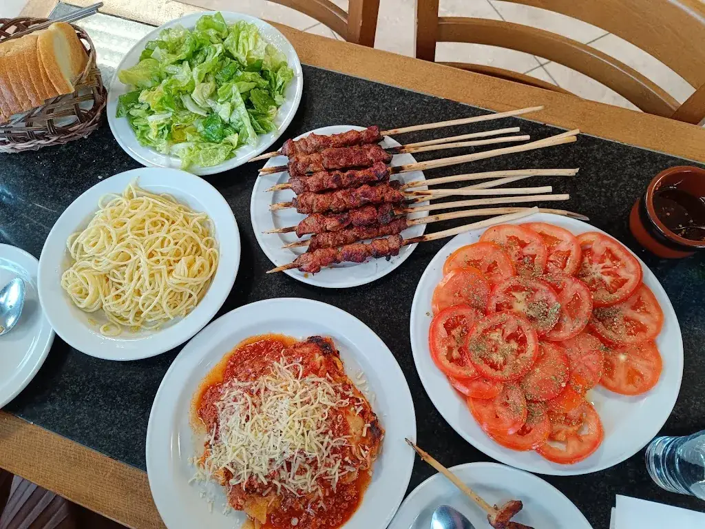 Khunsiri Ung_Restaurant Au Vieux_Anderlues_reseña