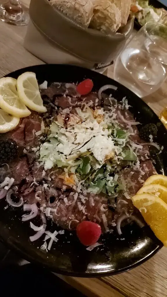 Anthony Di Fazio_Restaurant Nili's_Leval_review