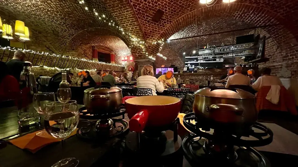 Razvan Macovei_Le new Bourguignon sur le site de la Ferme de la Forêt_Fontaine-l'Évêque_review