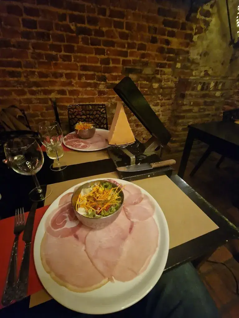 pierre cigna_Le new Bourguignon sur le site de la Ferme de la Forêt_Fontaine-l'Évêque_review