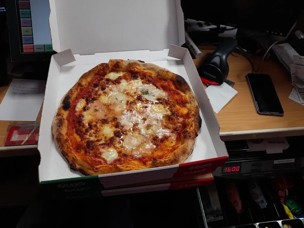 Rachel Beauvois_CENTRO PIZZA_Anderlues_Bewertung