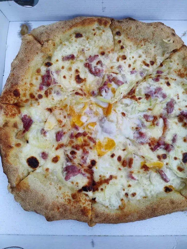 Julie Ars_CENTRO PIZZA_Anderlues_Bewertung