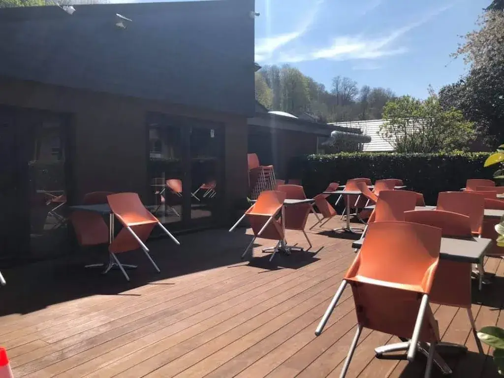 Avo Friterie Brasserie restaurant in Andenne