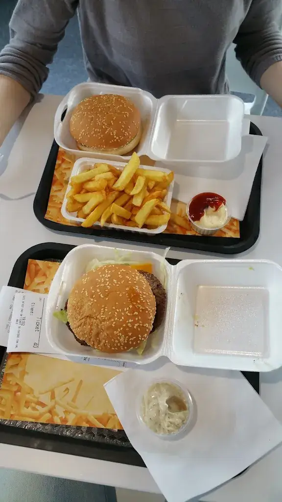 Menü_French fries Barracks_Andenne_Bild_2