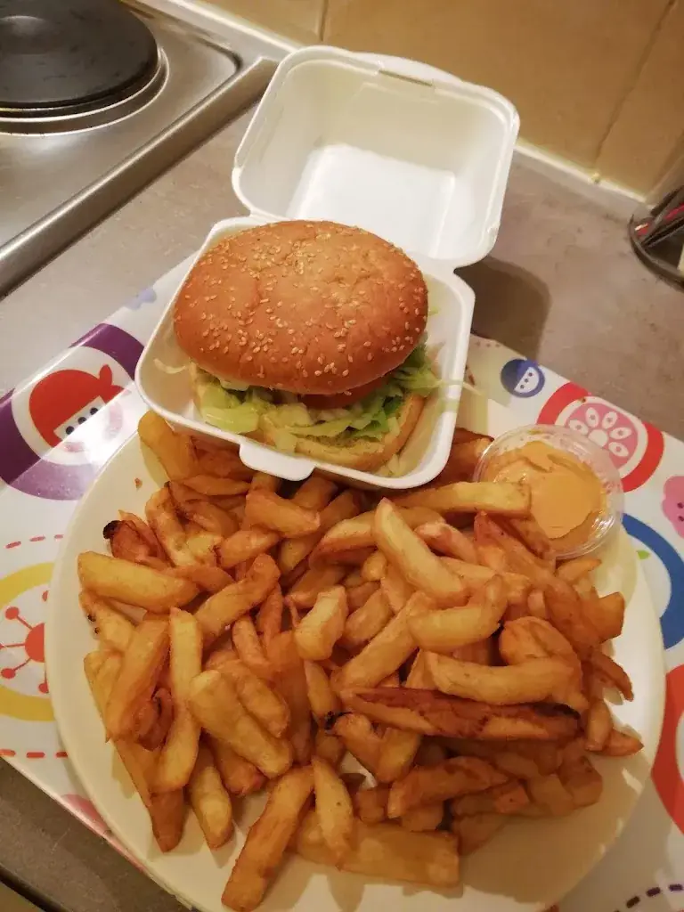 Menü_French fries Barracks_Andenne_Bild_6