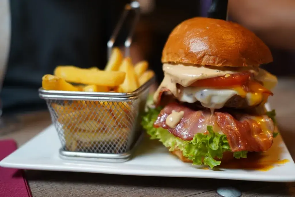 Bruce Wen_Burger 66_Ath_avis