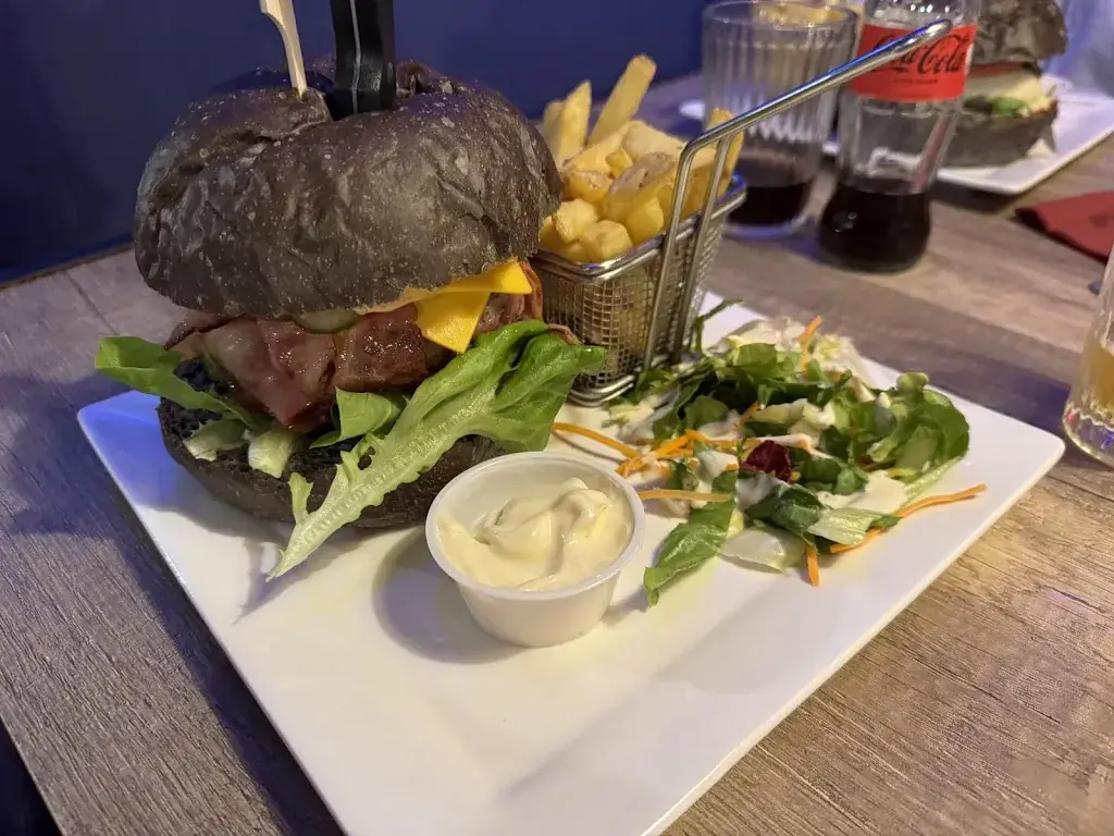 Burger 66_Ath_slider_image_2