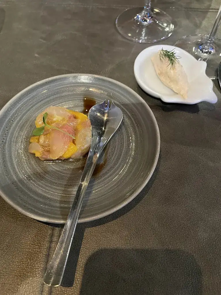 Karine PERRIN_L' entreguillemets_Ath_review