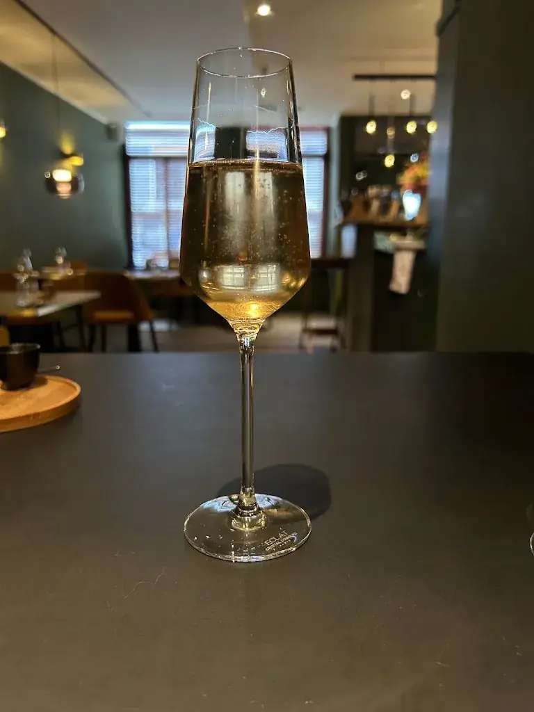 Hans Lind_Quai n°4_Ath_review