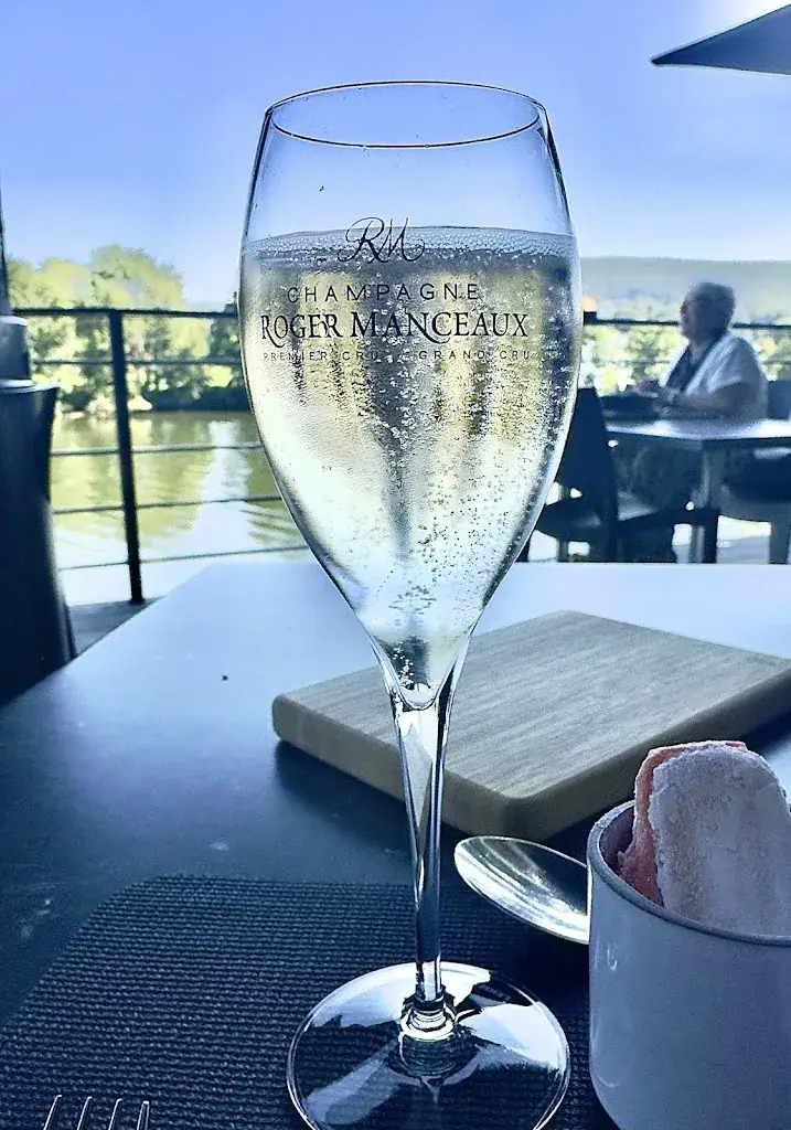 Suiram Travel_Moma Resto_Anhée_review