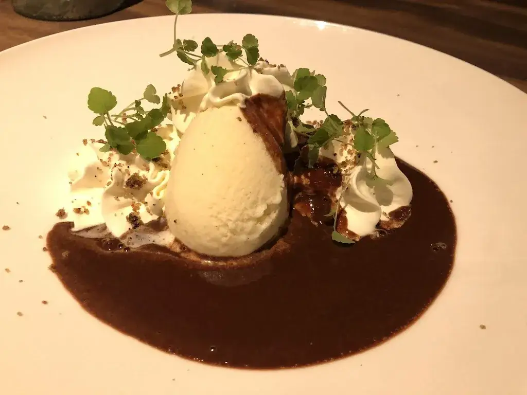 Suiram Travel_L'Artiste_Onhaye_review